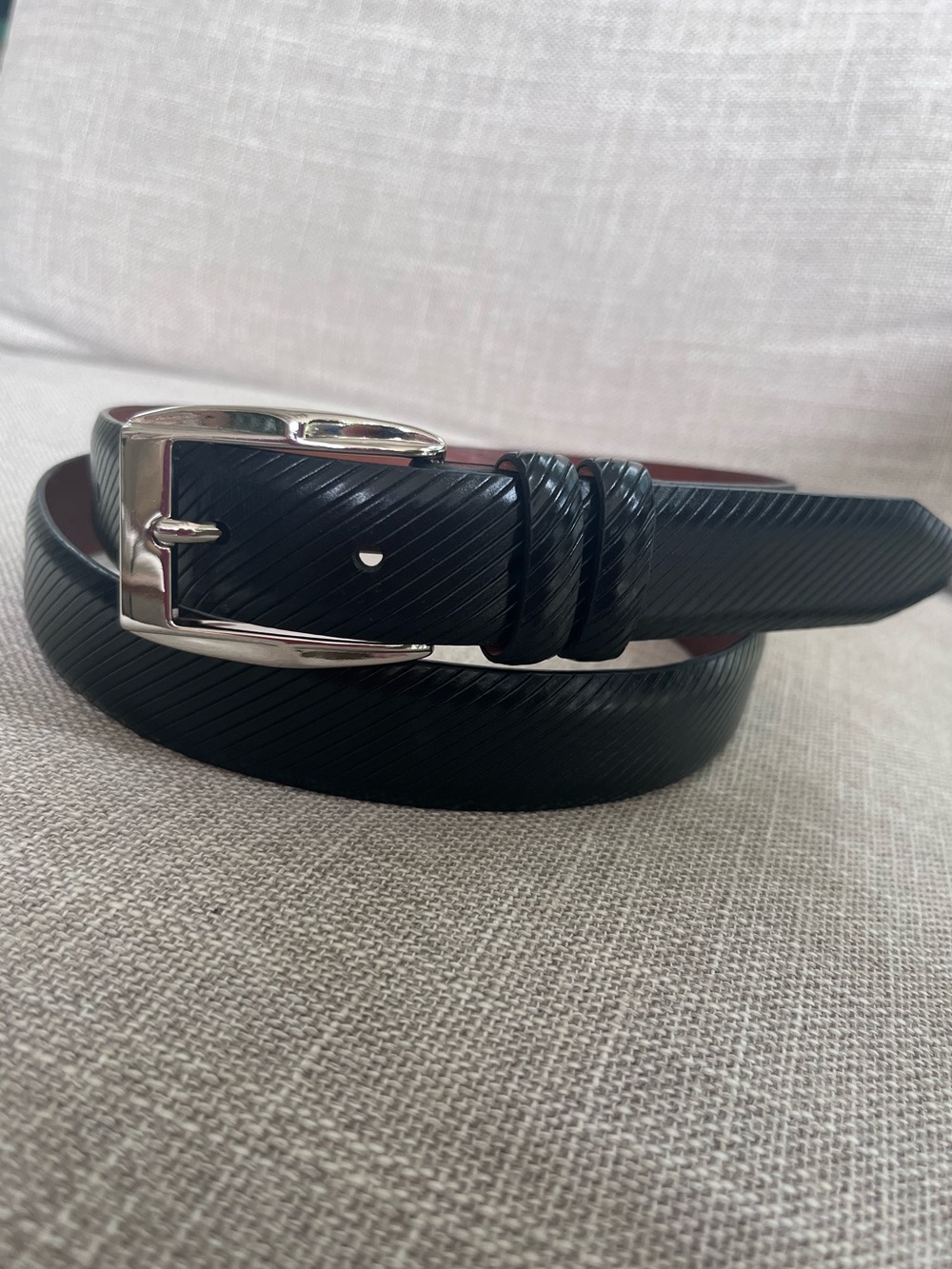 Johnston & Murphy Men's Black Textured Leather Belt NWOT 42
